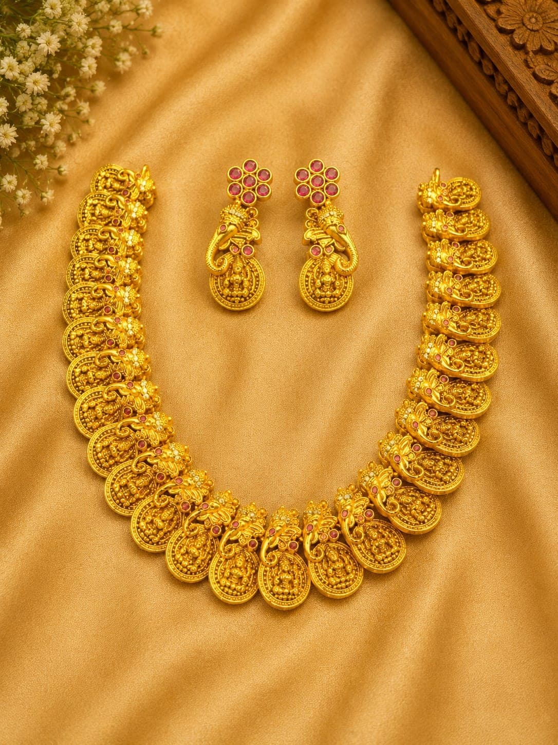 Kasu Malai Short Necklace